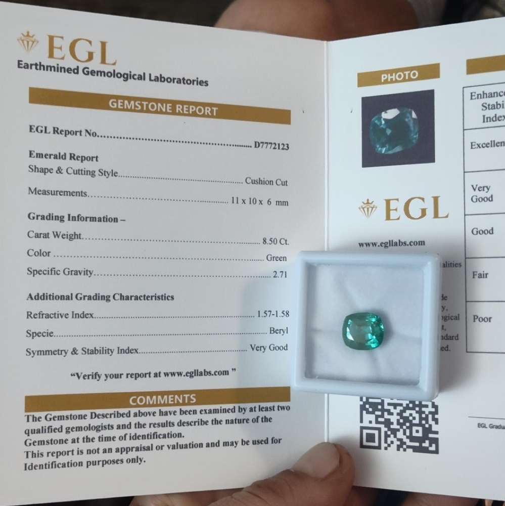 8.5 carat certified earth mined emerald